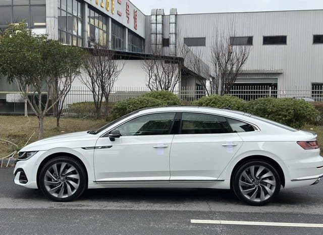 
								Volkswagen Passat CC, 2025 full									