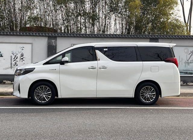 
								Toyota Vellfire (II), 2022 full									