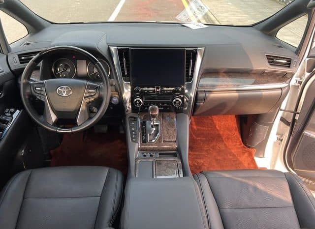 
								Toyota Vellfire (II), 2022 full									