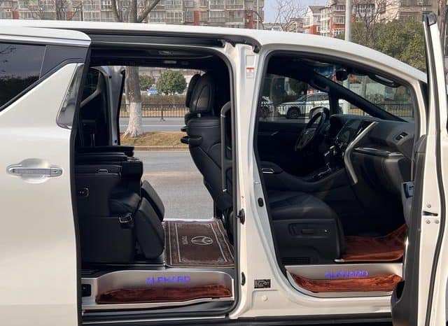 
								Toyota Vellfire (II), 2022 full									