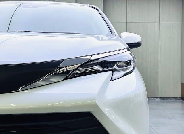 
								Toyota Sienna, 2024 full									