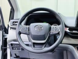 
										Toyota Sienna, 2024 full									