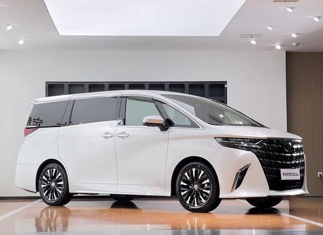 
								Toyota Vellfire (II), 2024 full									