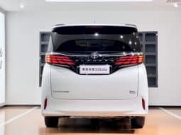 
										Toyota Vellfire (II), 2024 full									