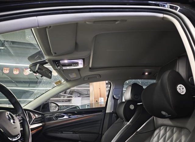 
								Volkswagen Passat Hybrid, 2021 full									