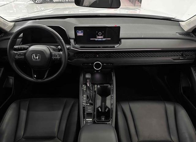 
								Honda Accord, 2023 full									
