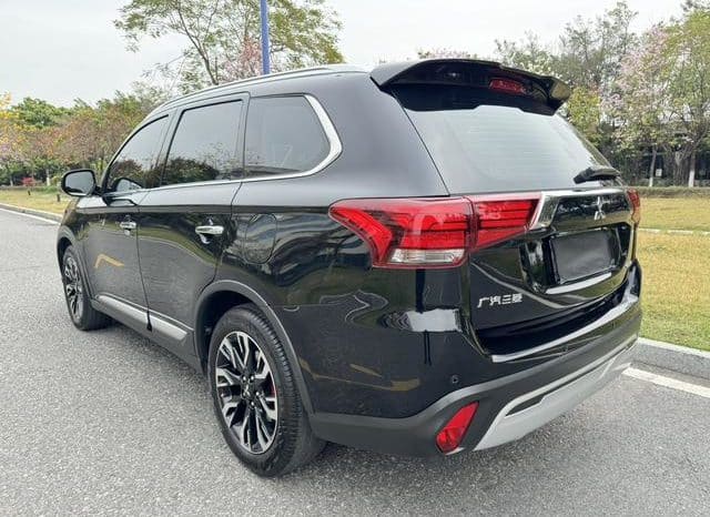 
								Mitsubishi Outlander II, 2021 full									