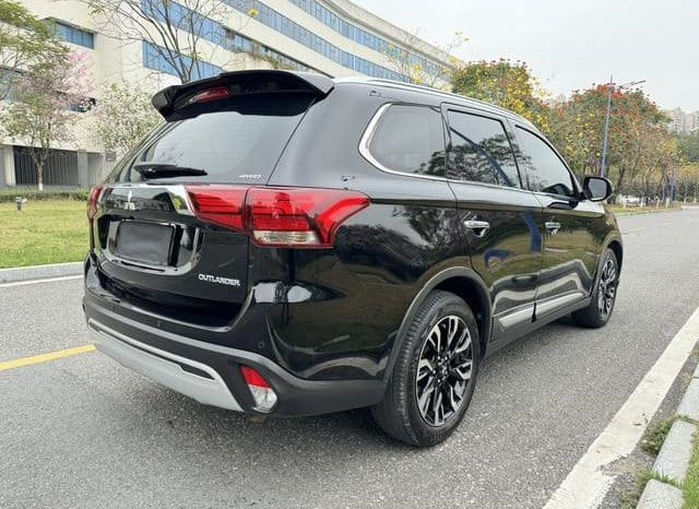 
								Mitsubishi Outlander II, 2021 full									