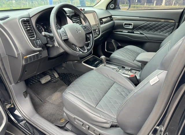 
								Mitsubishi Outlander II, 2021 full									