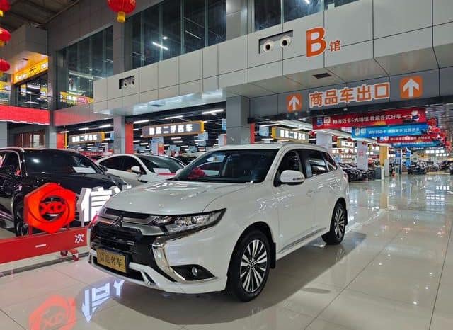 67d2615462a21 Mitsubishi Outlander II, 2022