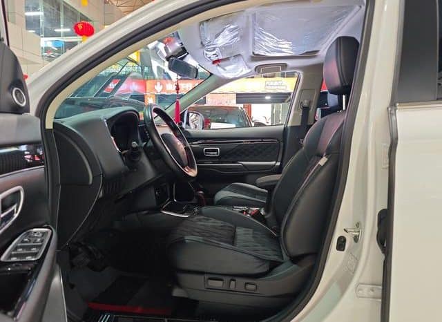 
								Mitsubishi Outlander II, 2022 full									