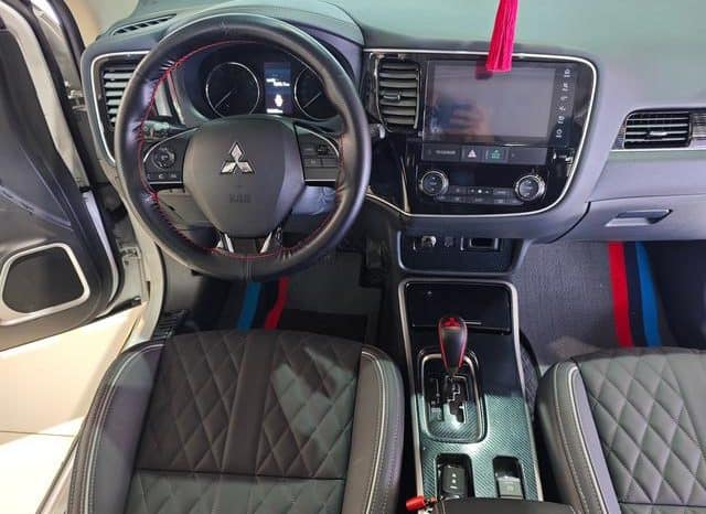 
								Mitsubishi Outlander II, 2022 full									