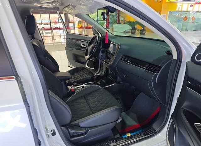 
								Mitsubishi Outlander II, 2022 full									