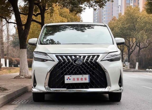 
								Toyota Vellfire, 2023 full									