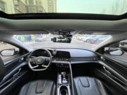 
										Hyundai Elantra (VII), 2023 full									