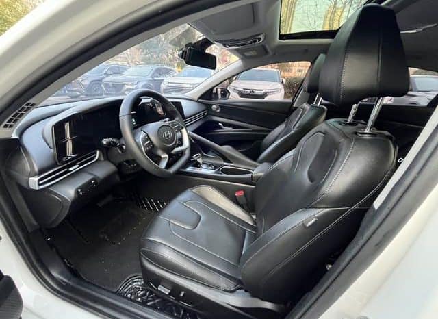 
								Hyundai Elantra (VII), 2023 full									
