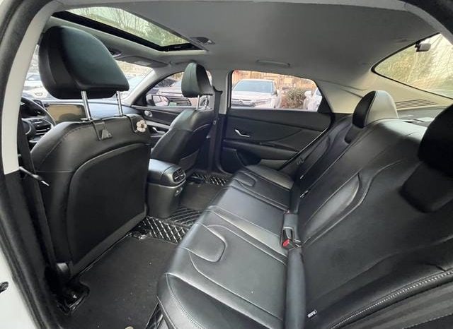 
								Hyundai Elantra (VII), 2023 full									