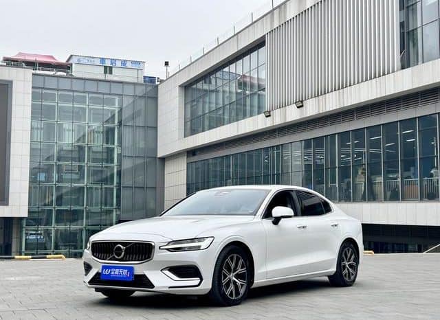 67d2983461d04 Volvo S60, 2022