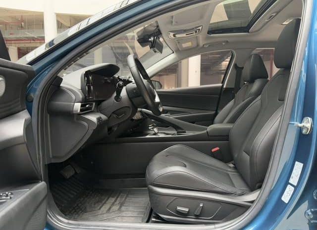 
								Hyundai Elantra (VII), 2021 full									
