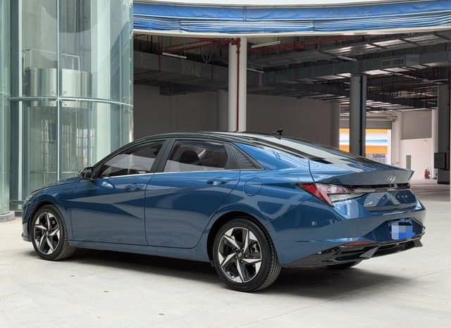 
								Hyundai Elantra (VII), 2021 full									