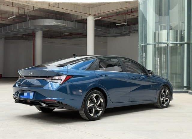 
								Hyundai Elantra (VII), 2021 full									