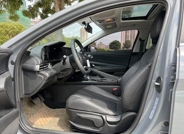 
								Hyundai Elantra (VII), 2023 full									