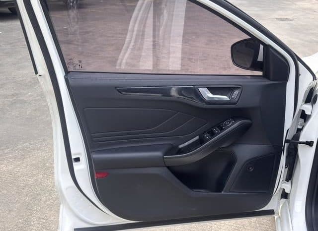 
								Ford Focus, 2022 full									