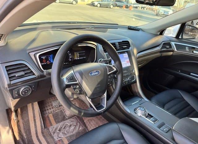 
								Ford Mondeo PHEV, 2020 full									