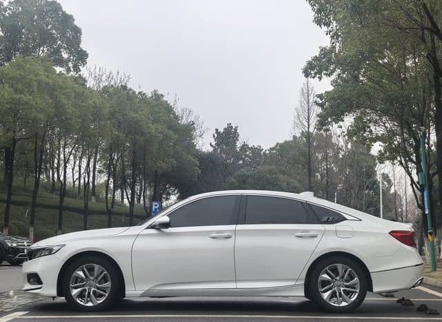 
								Honda Accord, 2021 full									