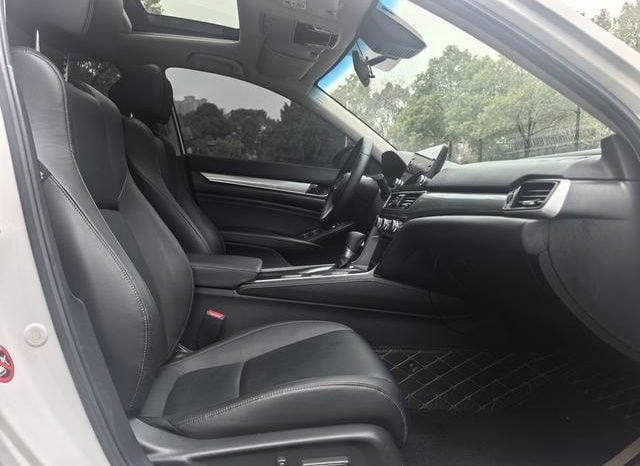 
								Honda Accord, 2021 full									