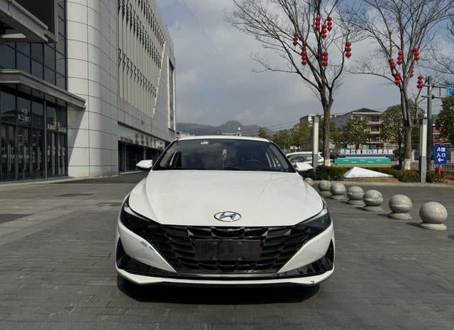 
								Hyundai Elantra (VII), 2021 full									