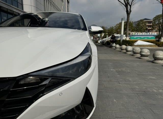 
								Hyundai Elantra (VII), 2021 full									