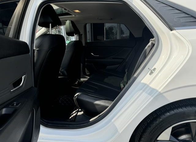 
								Hyundai Elantra (VII), 2021 full									