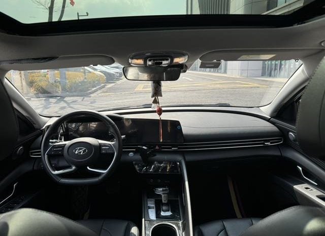 
								Hyundai Elantra (VII), 2021 full									