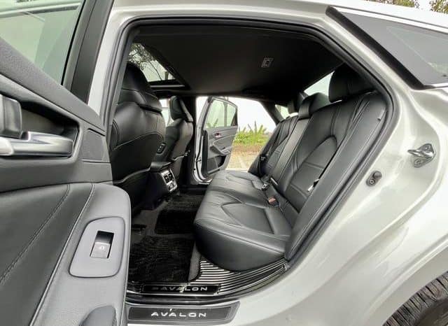 
								Toyota Avalon, 2022 full									