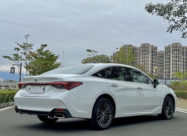 
								Toyota Avalon, 2022 full									