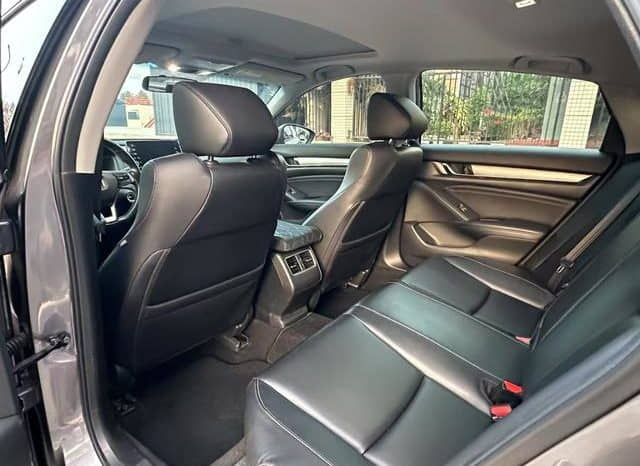 
								Honda Accord, 2020 full									