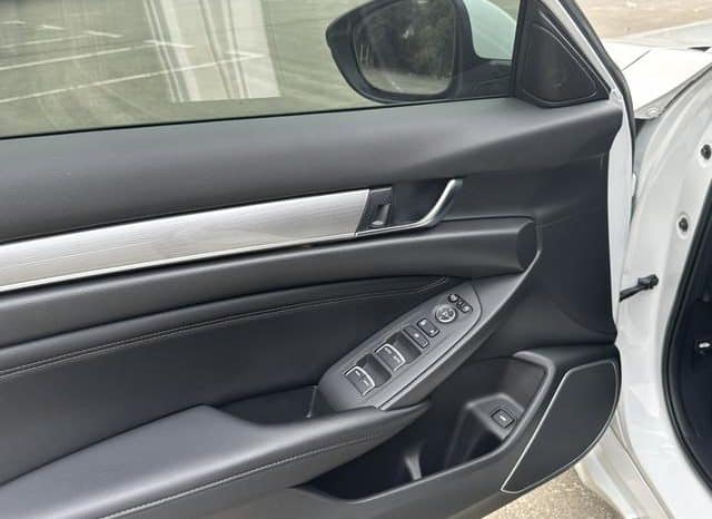 
								Honda Accord, 2021 full									