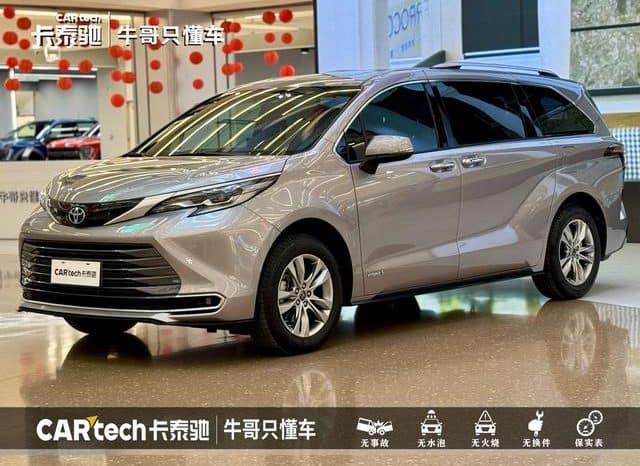 67d307bf003a7 Toyota Sienna, 2022