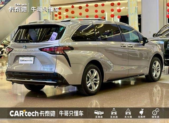 
								Toyota Sienna, 2022 full									