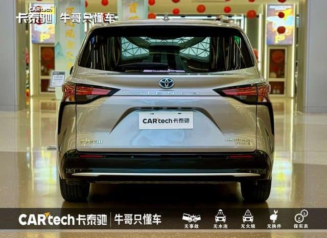 
								Toyota Sienna, 2022 full									