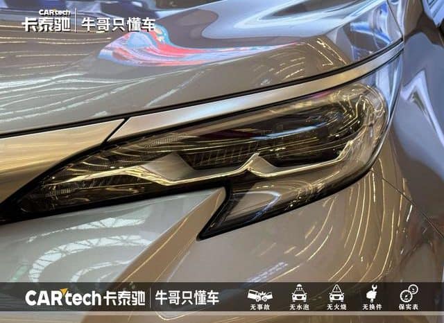 
								Toyota Sienna, 2022 full									