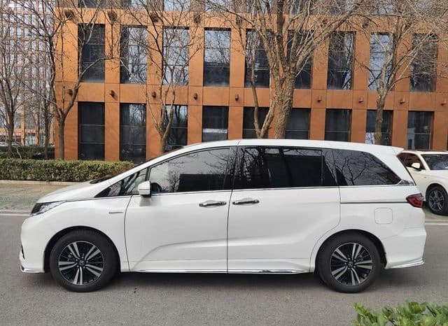 
								Honda Odyssey, 2021 full									