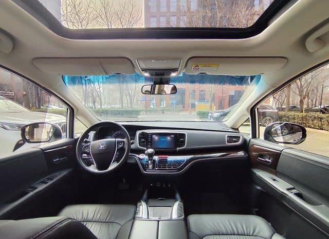 
								Honda Odyssey, 2021 full									