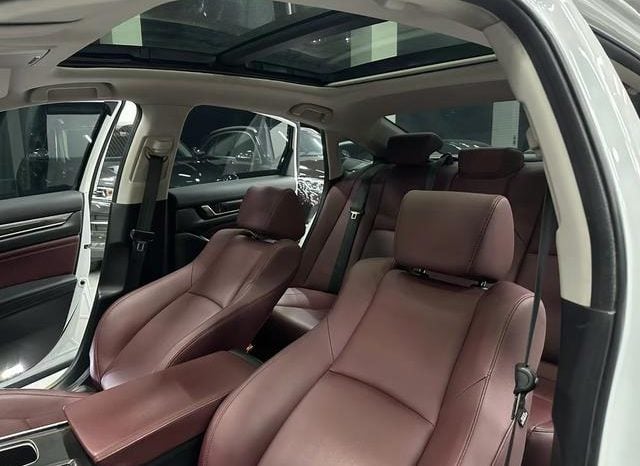
								Honda Accord, 2022 full									