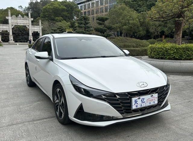 
								Hyundai Elantra (VII), 2022 full									