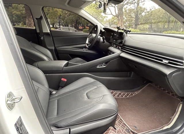 
								Hyundai Elantra (VII), 2022 full									