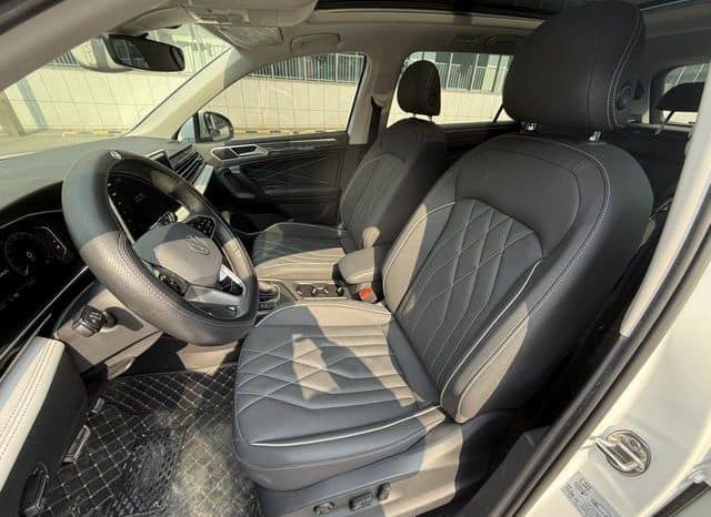 
								Volkswagen Tiguan L, 2023 full									