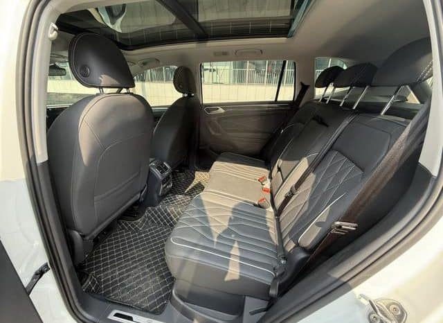 
								Volkswagen Tiguan L, 2023 full									