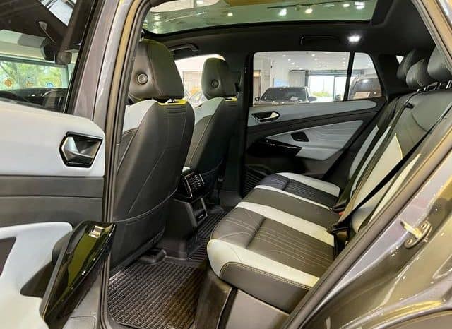 
								Volkswagen ID.4 X, 2023 full									